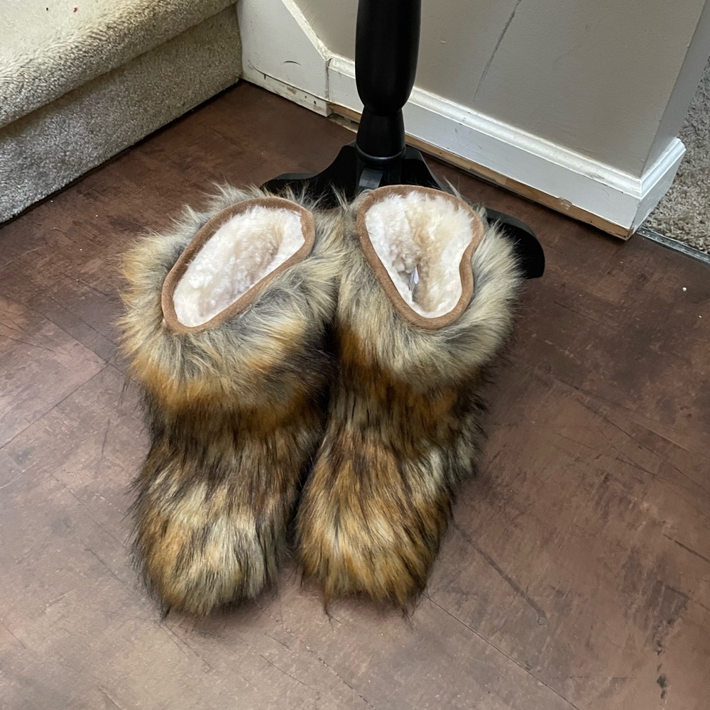 Bear Paw furry sheepskin boots